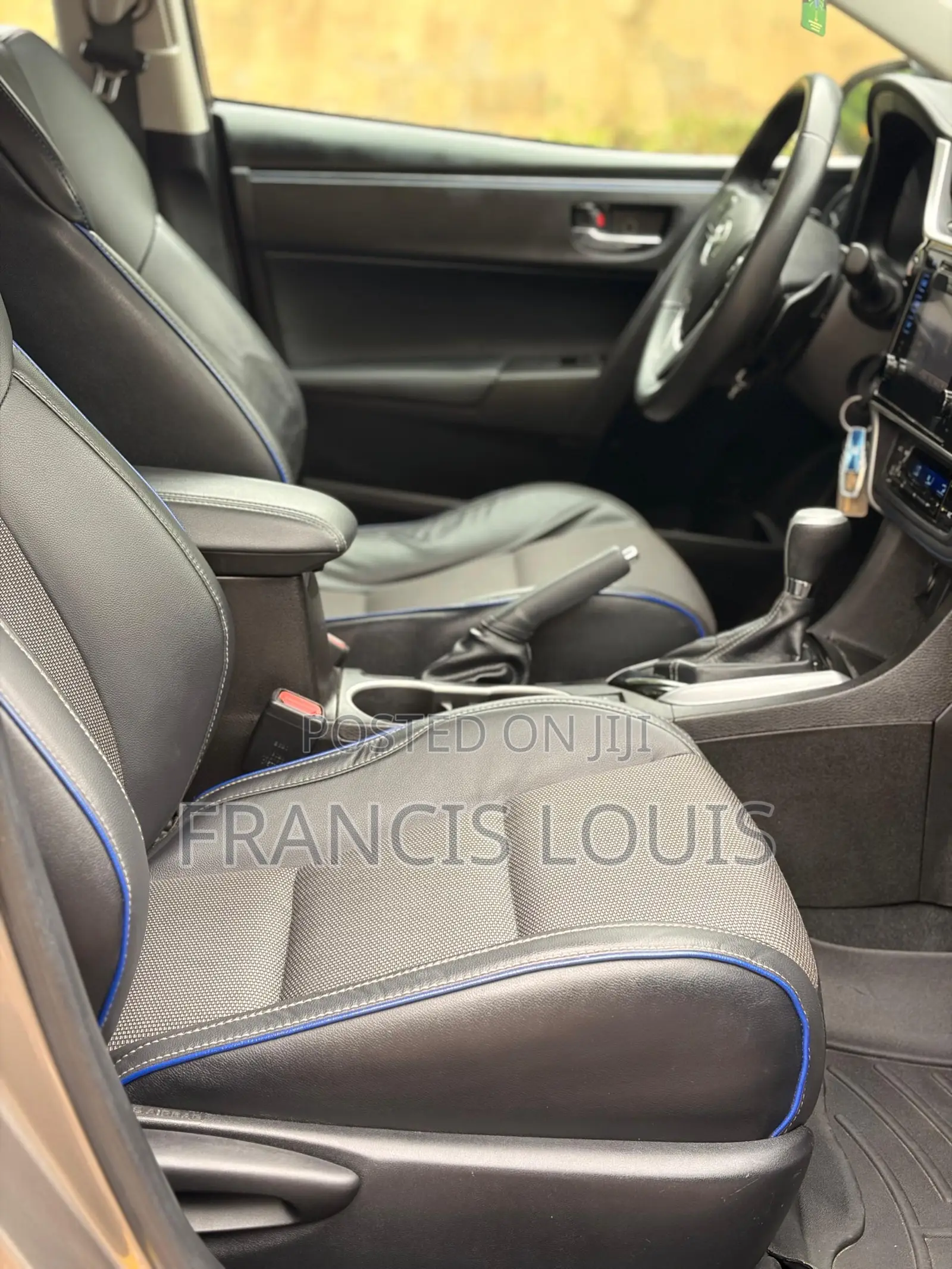 Toyota Corolla SE (1.8L 4cyl 2A) 2018 Gray