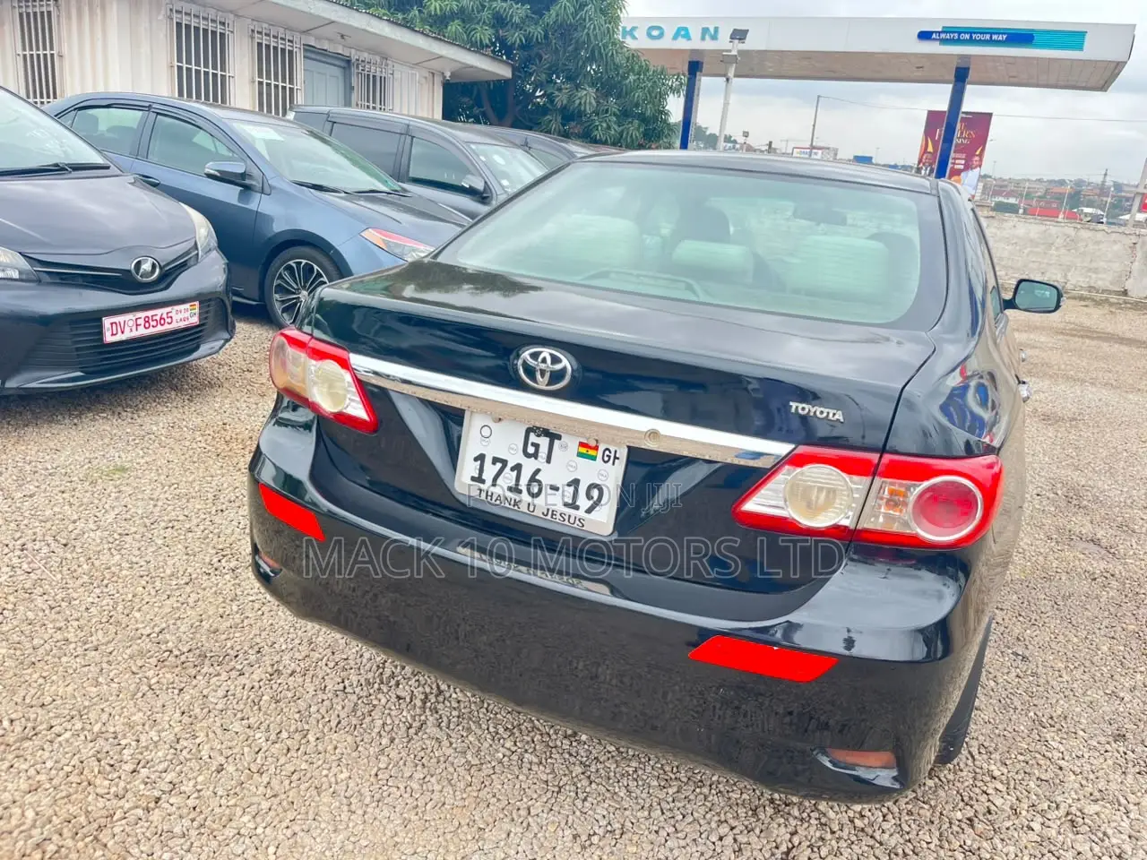 Toyota Corolla LE 4dr Sedan (1.8L 4cyl 4A) 2013 Black