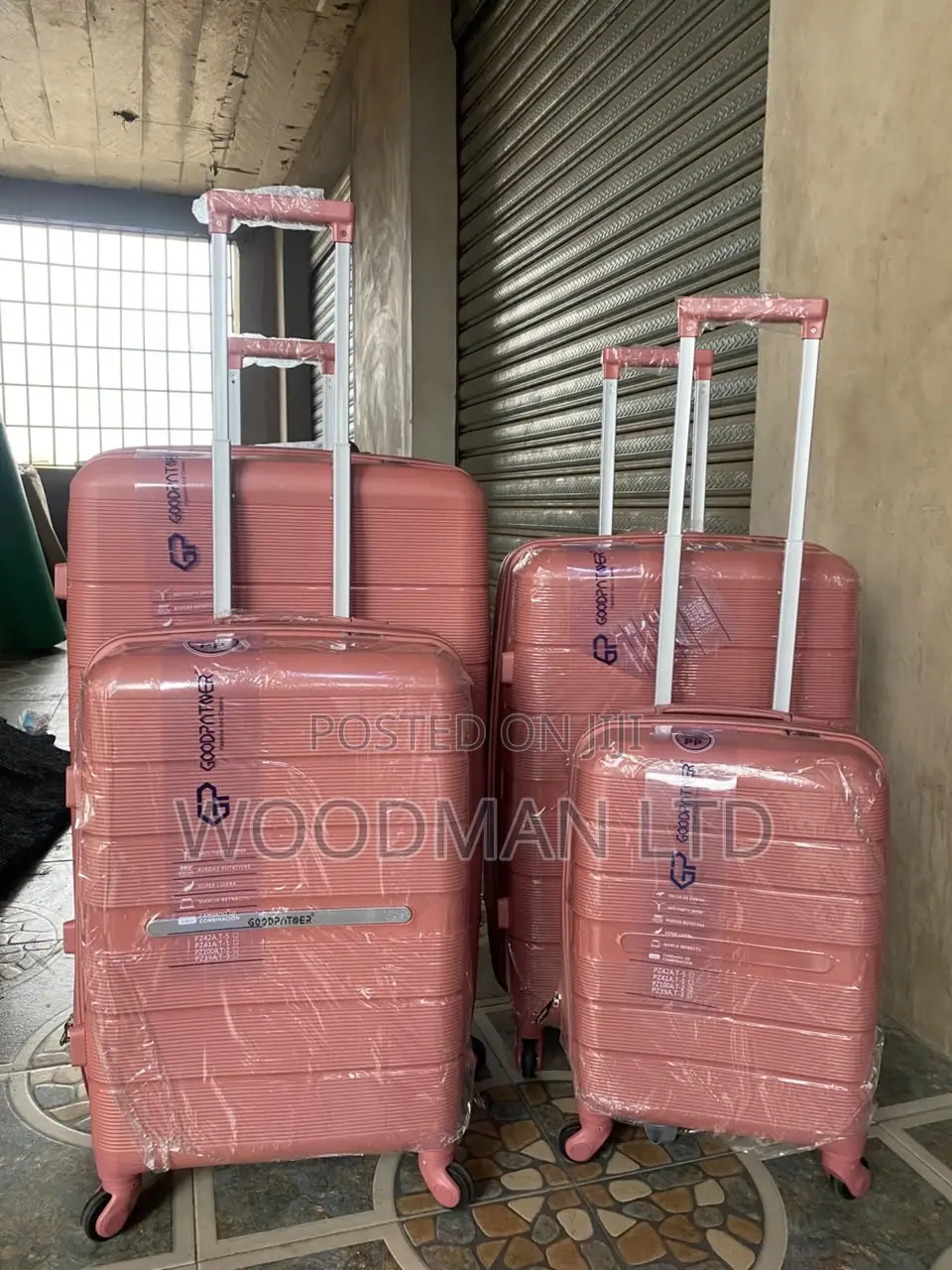 Sizable 4set Luggage Set, Unbreakable