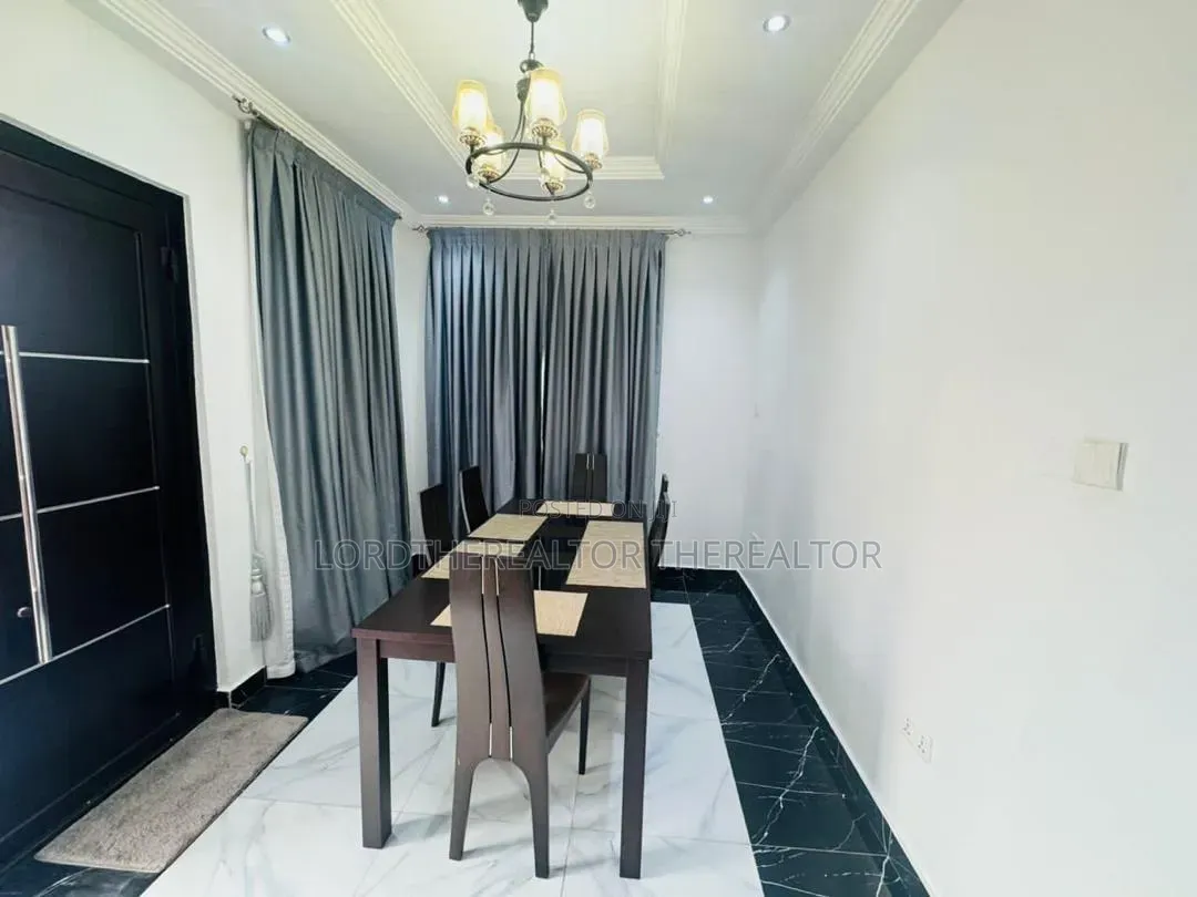 Furnished 4bdrm Duplex in American House for rent