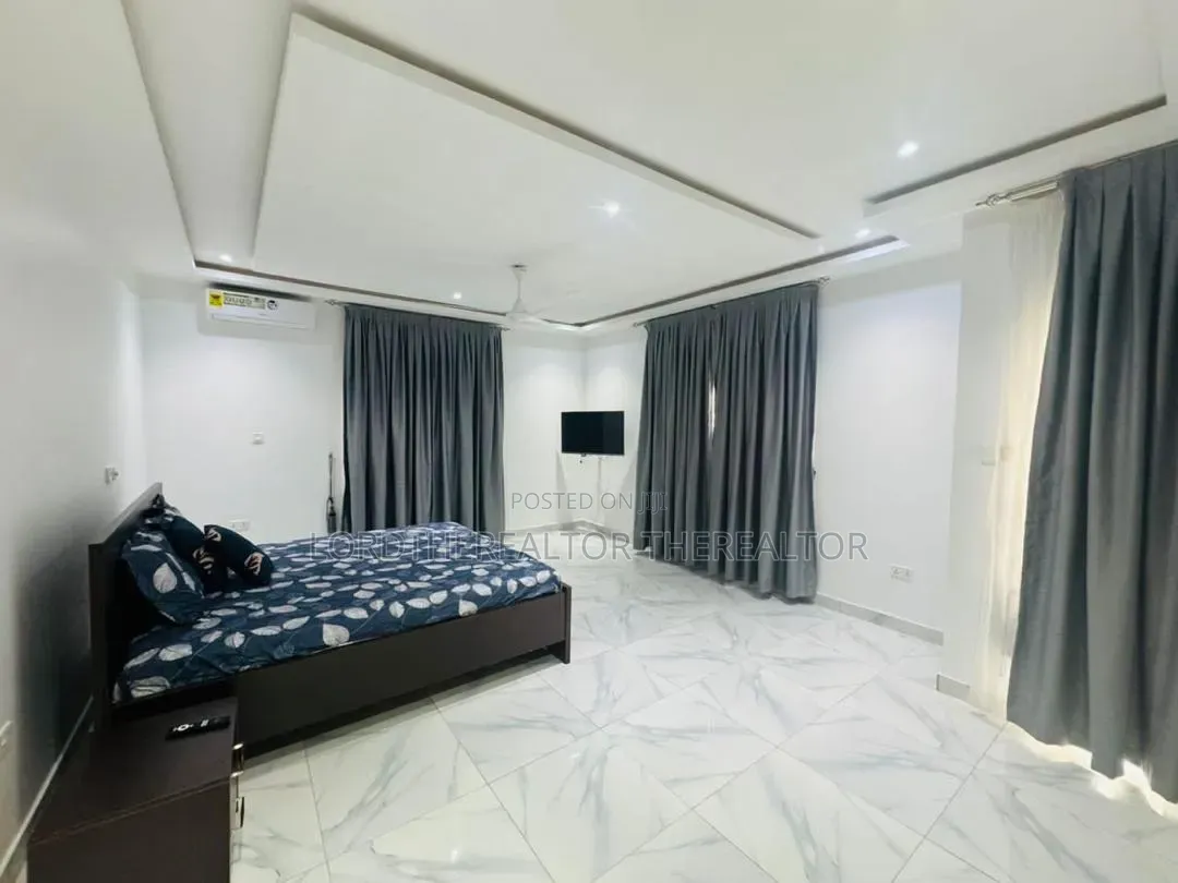 Furnished 4bdrm Duplex in American House for rent