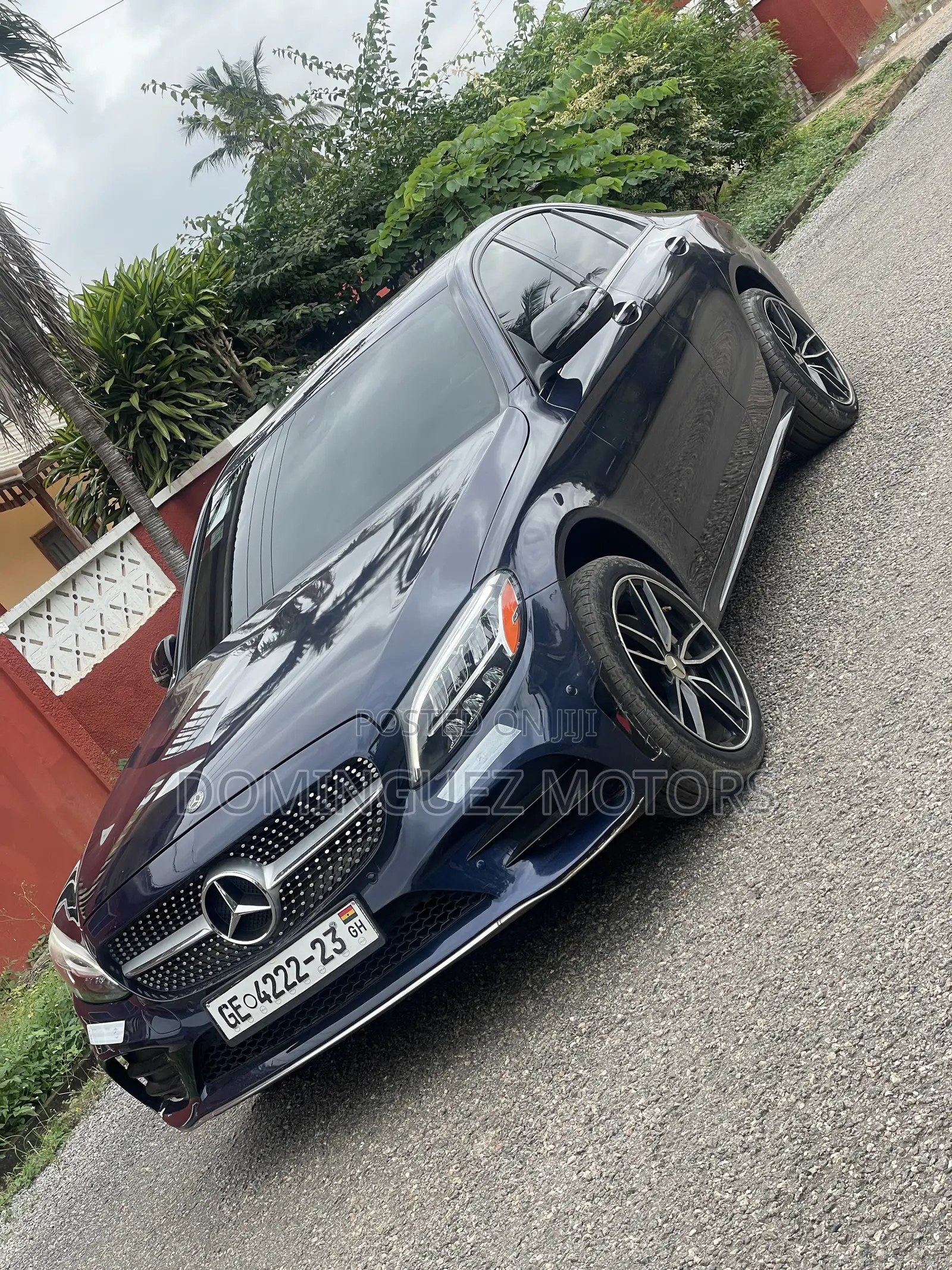 Mercedes-Benz C300 2019 Blue