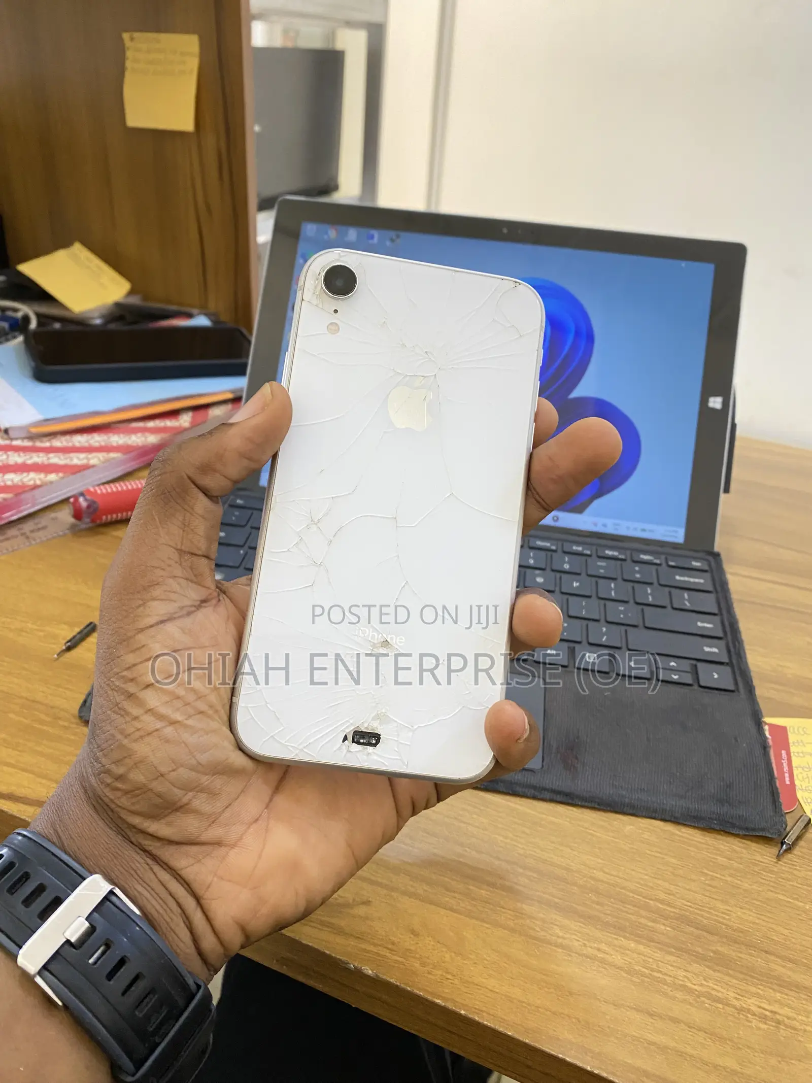 Apple iPhone XR 64 GB White