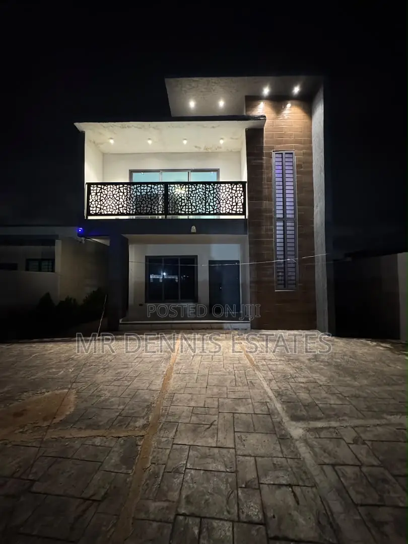 3bdrm House in Tuba Krokrobite Road, Weija for sale