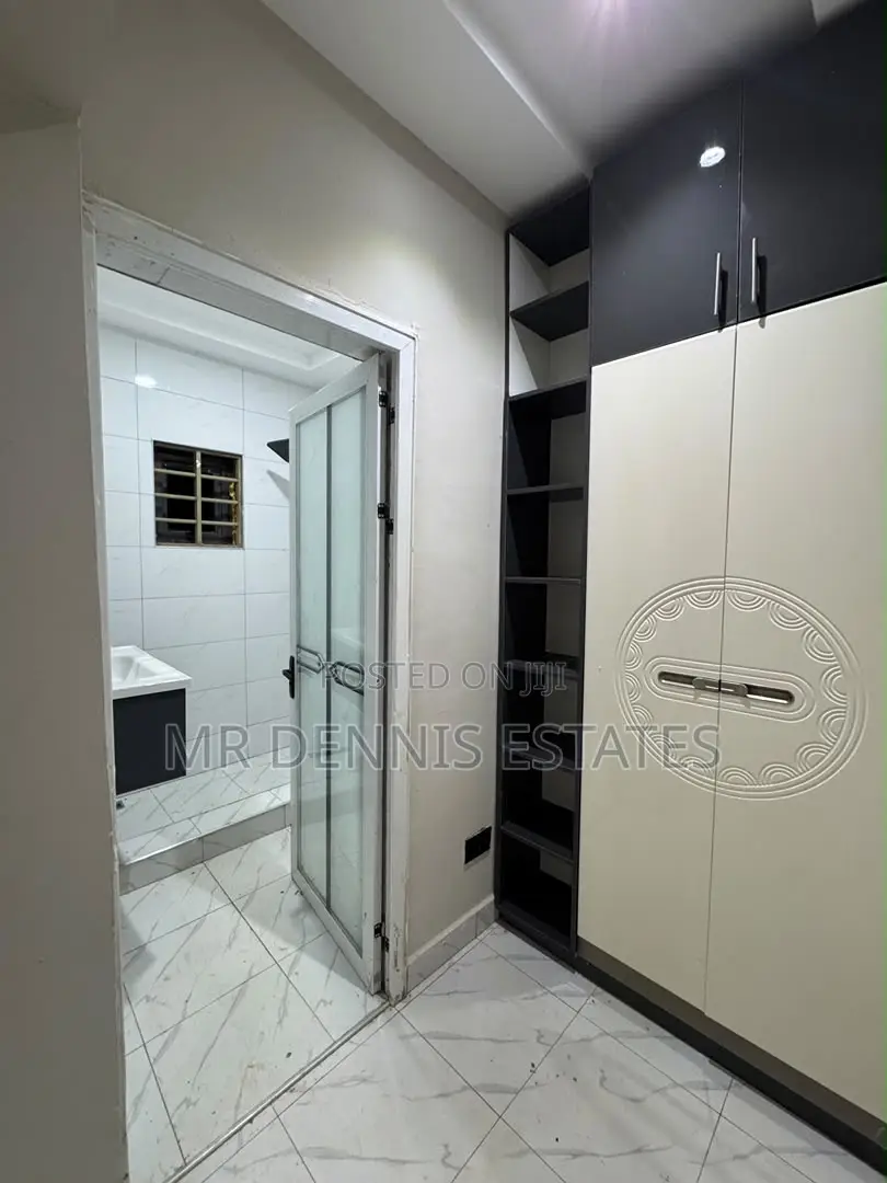 3bdrm House in Tuba Krokrobite Road, Weija for sale
