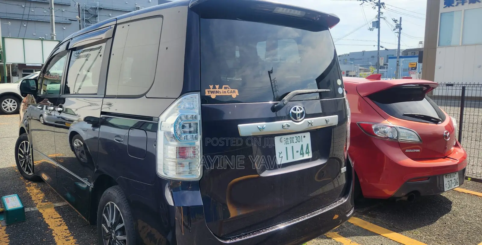 Toyota Voxy X L Edition 2WD 7-Seater 2012 Beige