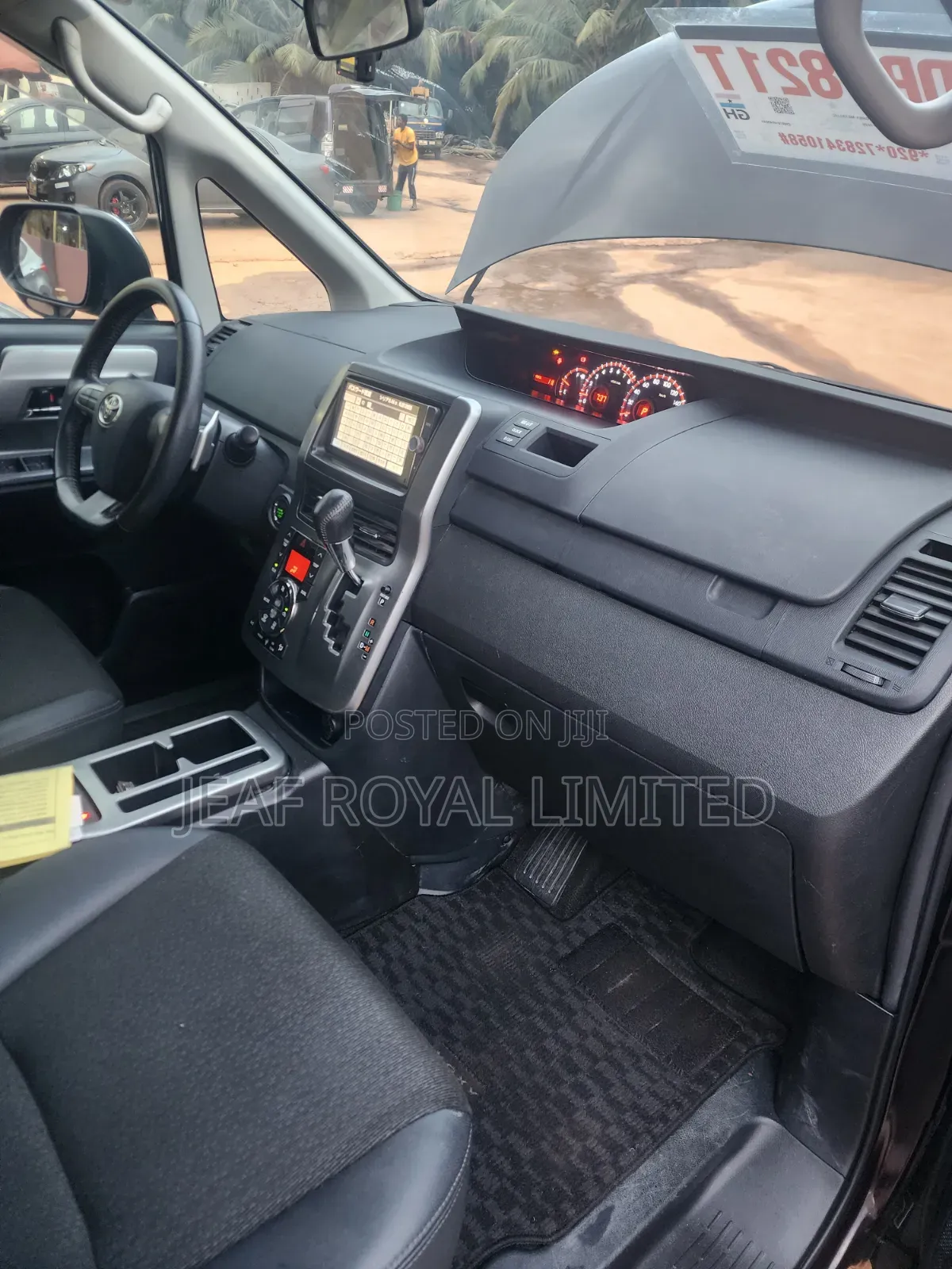 Toyota Voxy X L Edition 2WD 8-Seater 2013 Matt Black
