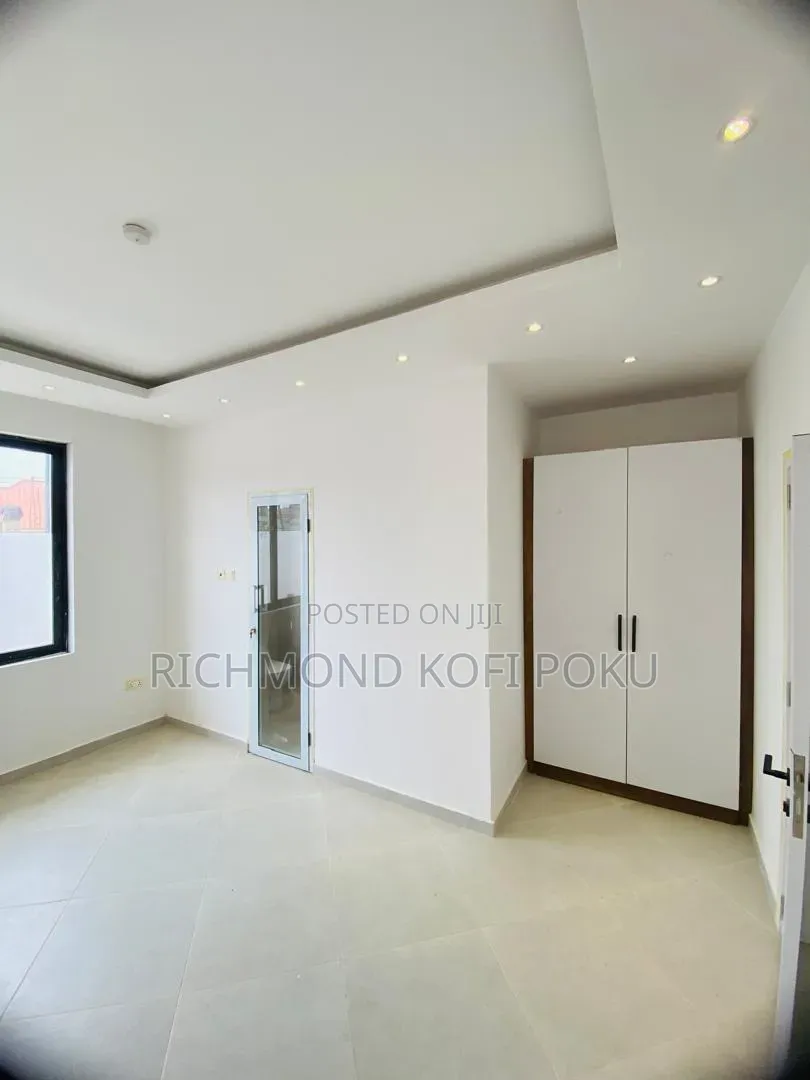 4bdrm House in Kofis Realty, Baatsona Total for sale