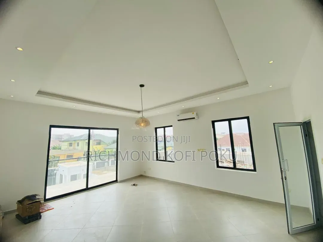4bdrm House in Kofis Realty, Baatsona Total for sale