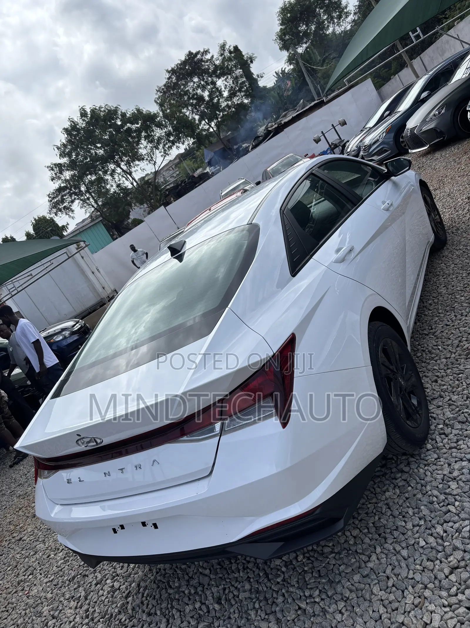 Hyundai Elantra Limited 2021 White