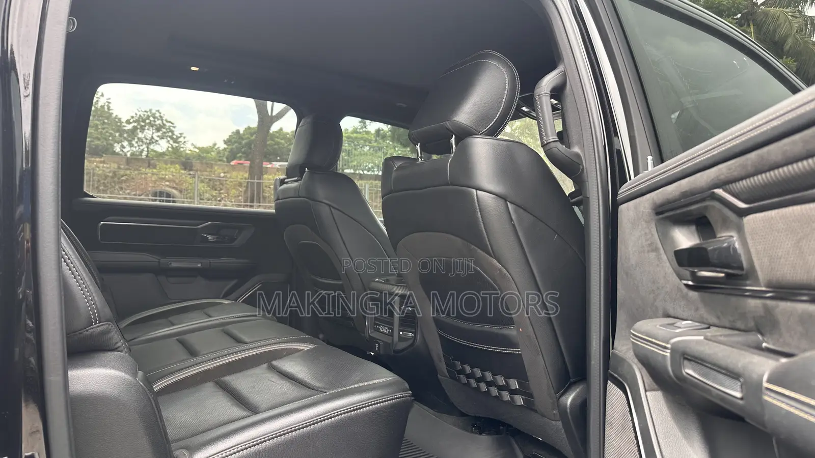 RAM 1500 2022 Black