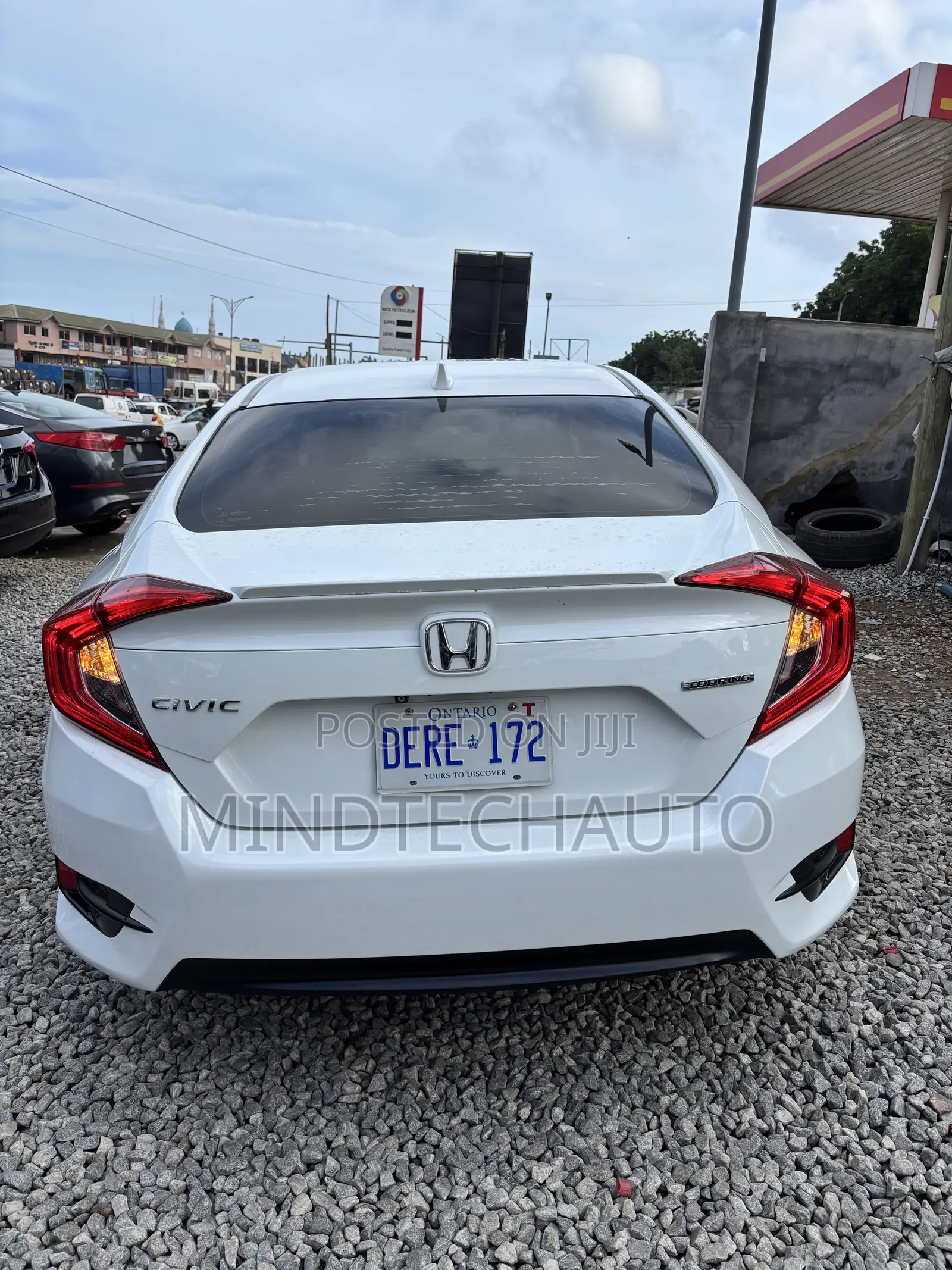 Honda Civic Touring 4dr Sedan (1.5L 4cyl) 2016 White