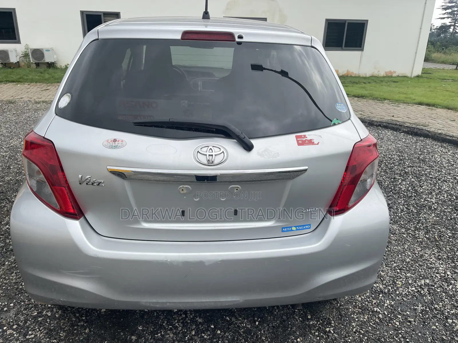 Toyota Vitz 2014 Silver
