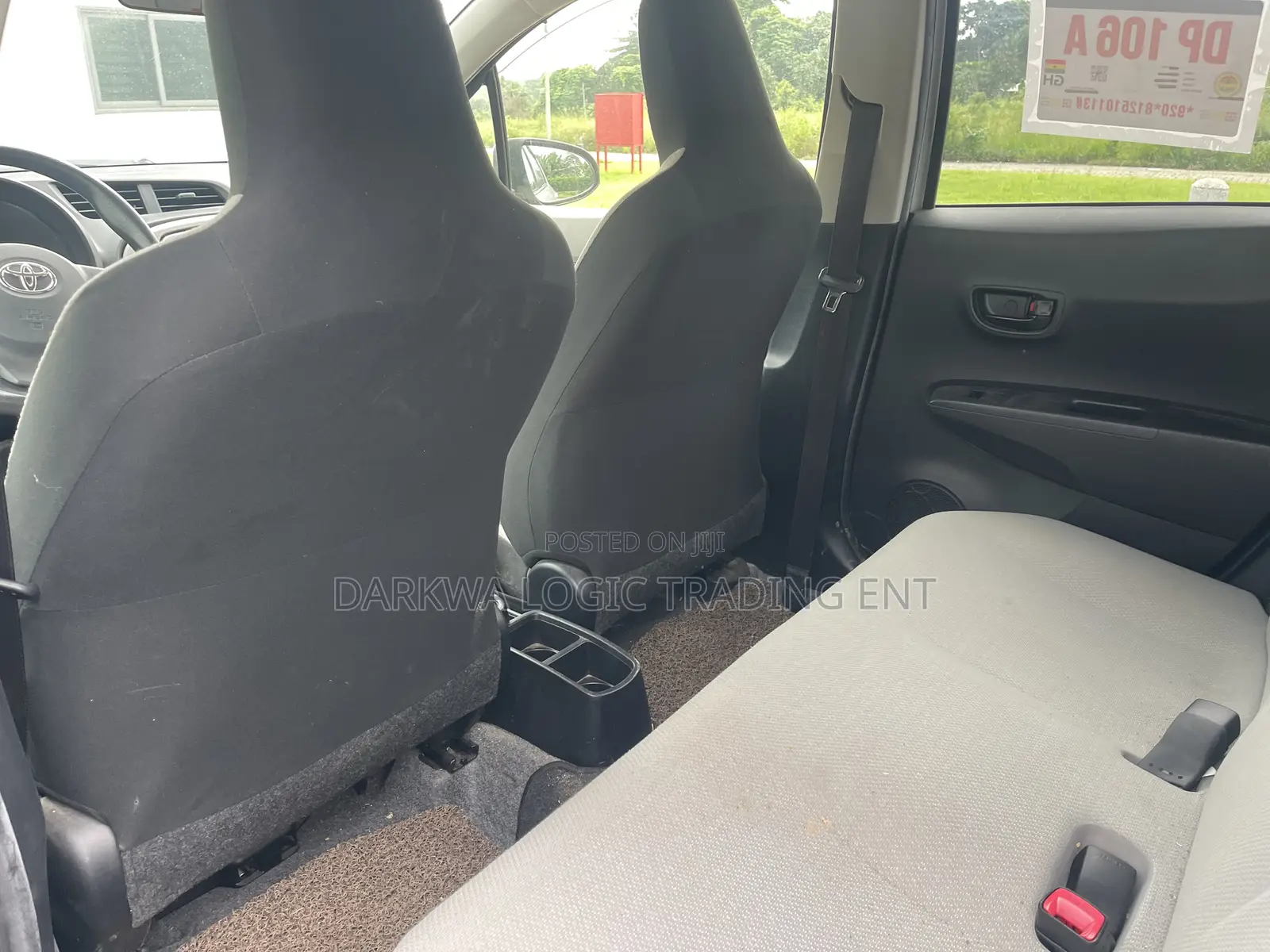 Toyota Vitz 2014 Silver