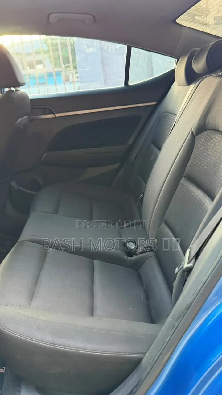 Hyundai Elantra SE 2018 Blue