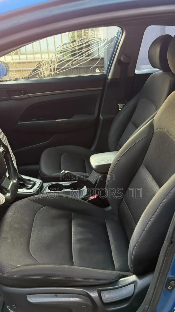 Hyundai Elantra SE 2018 Blue