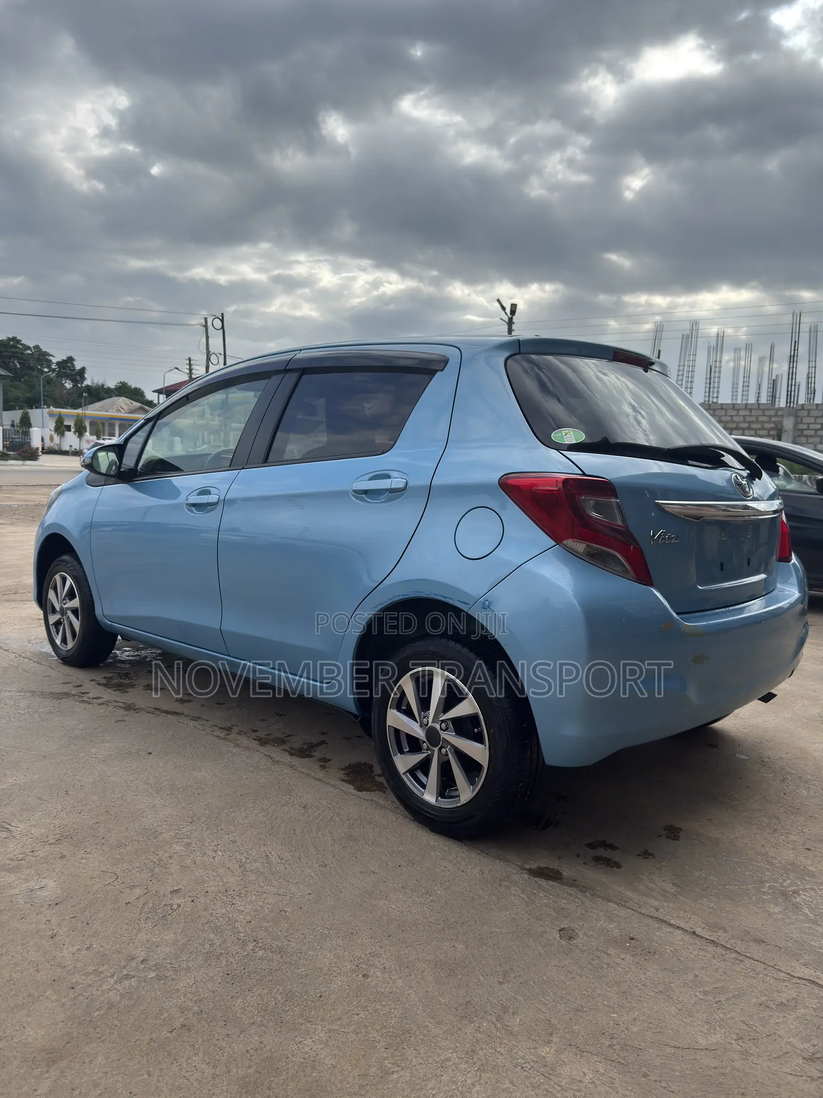 Toyota Vitz 1.3 AWD 5dr 2016 Blue