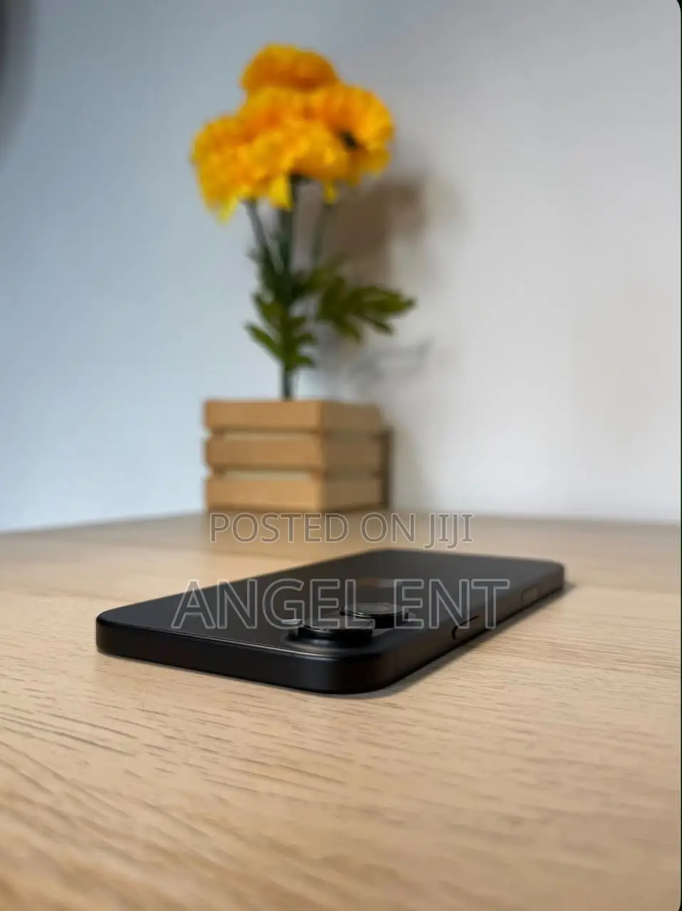 New Apple iPhone 16 128 GB Black