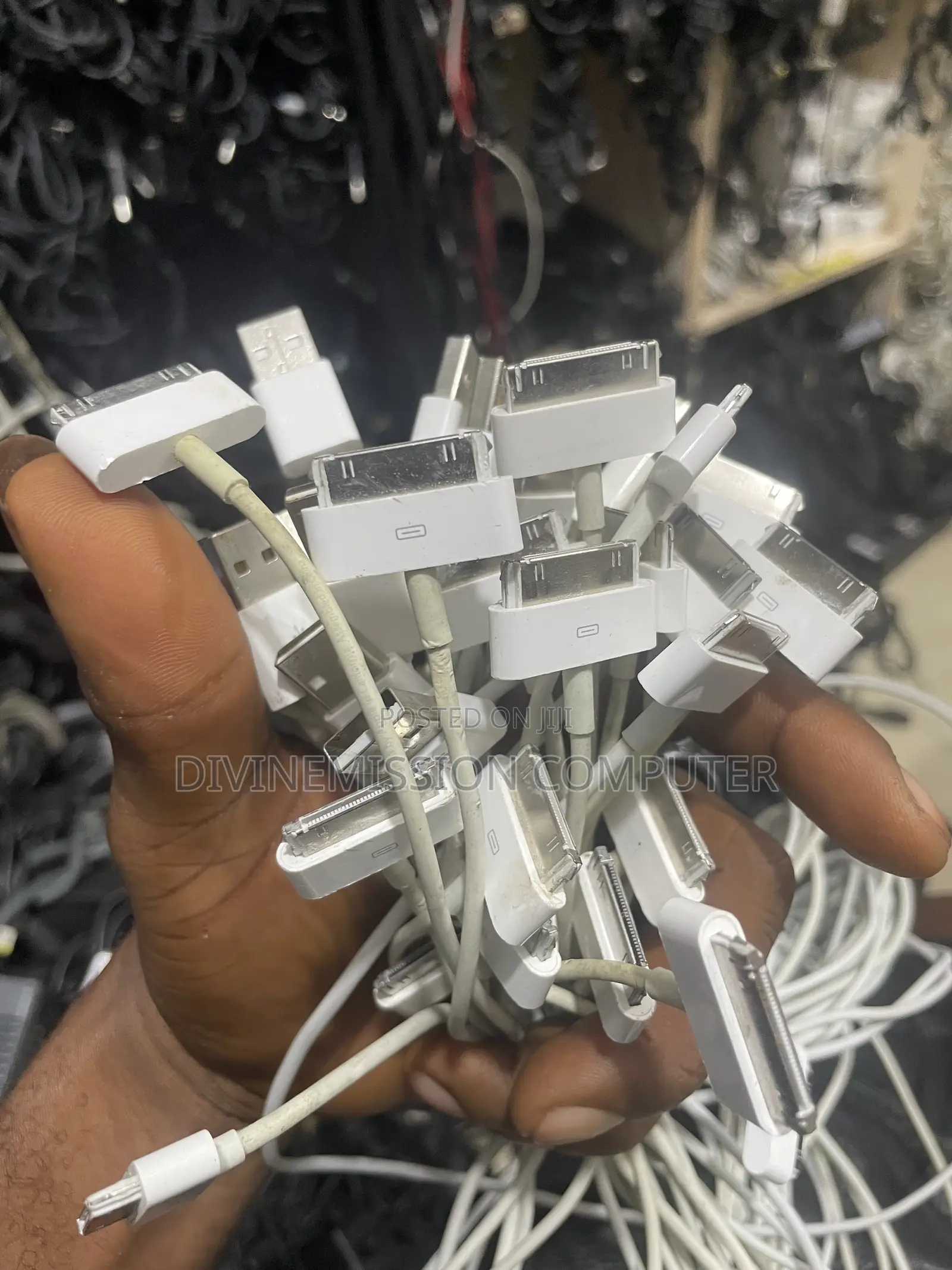iPad 1,2,3 Charging Cable/ Cable Uk Used