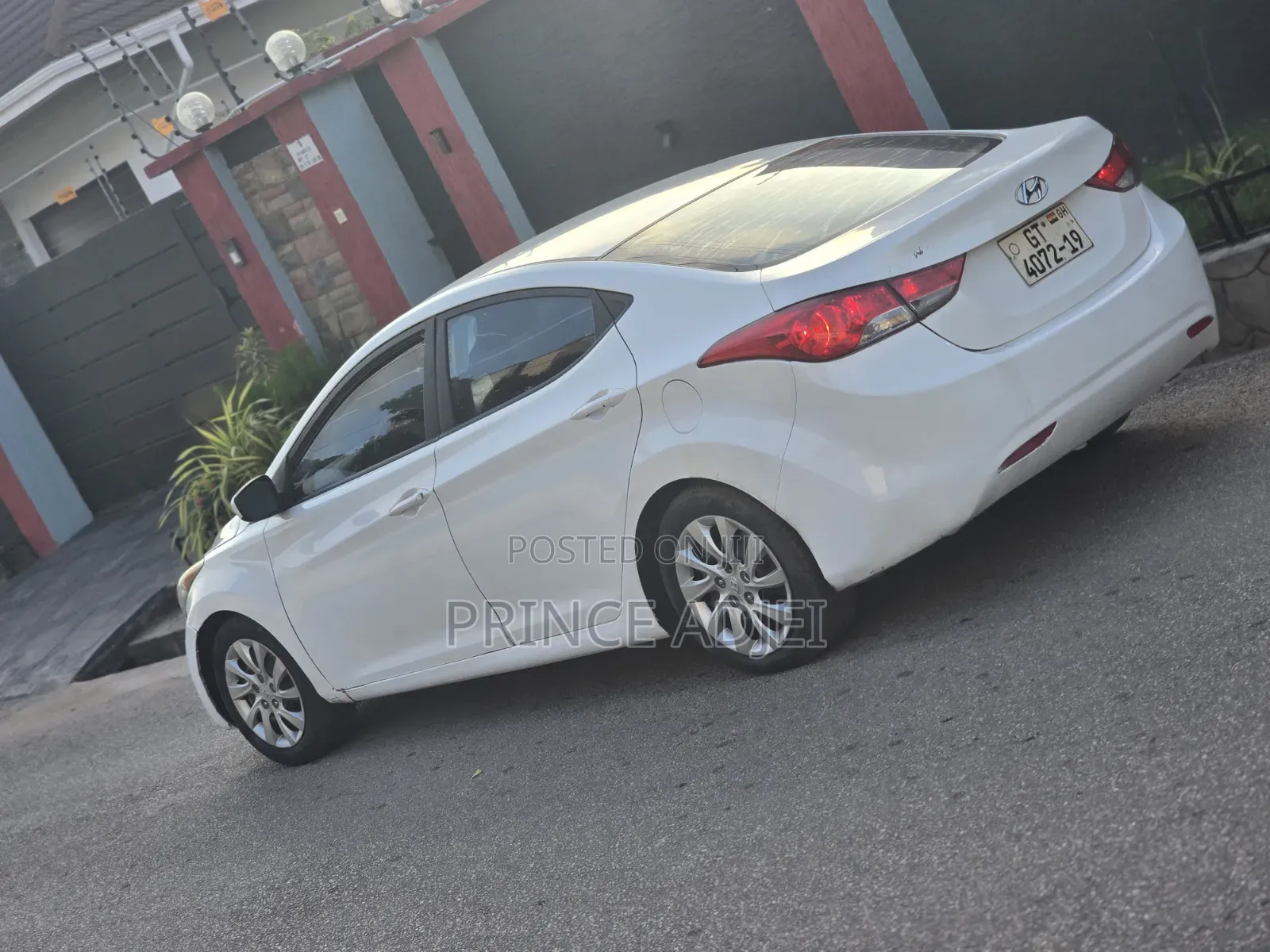 Hyundai Elantra 2013 White