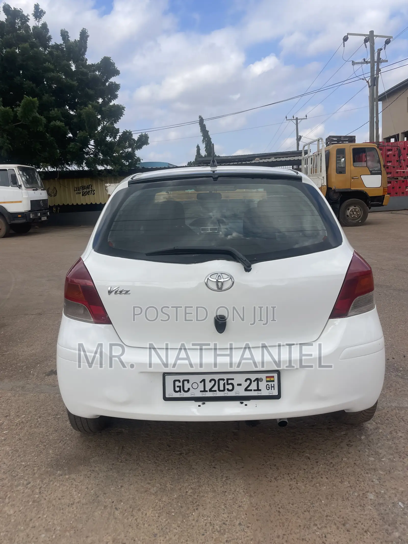 Toyota Vitz 2009 White