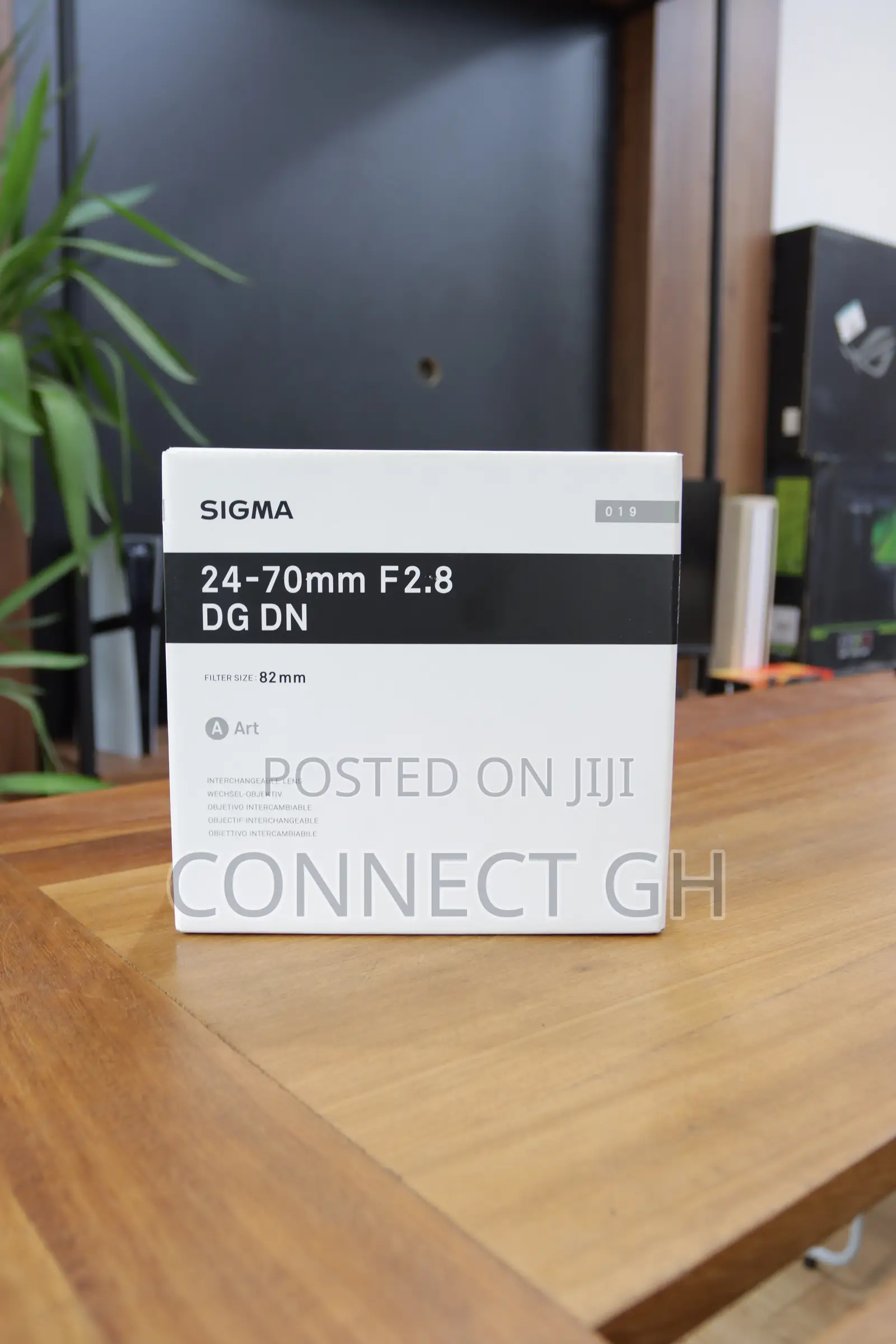 Sigma 24-70mm F/2.8 DG DN II Art Lens