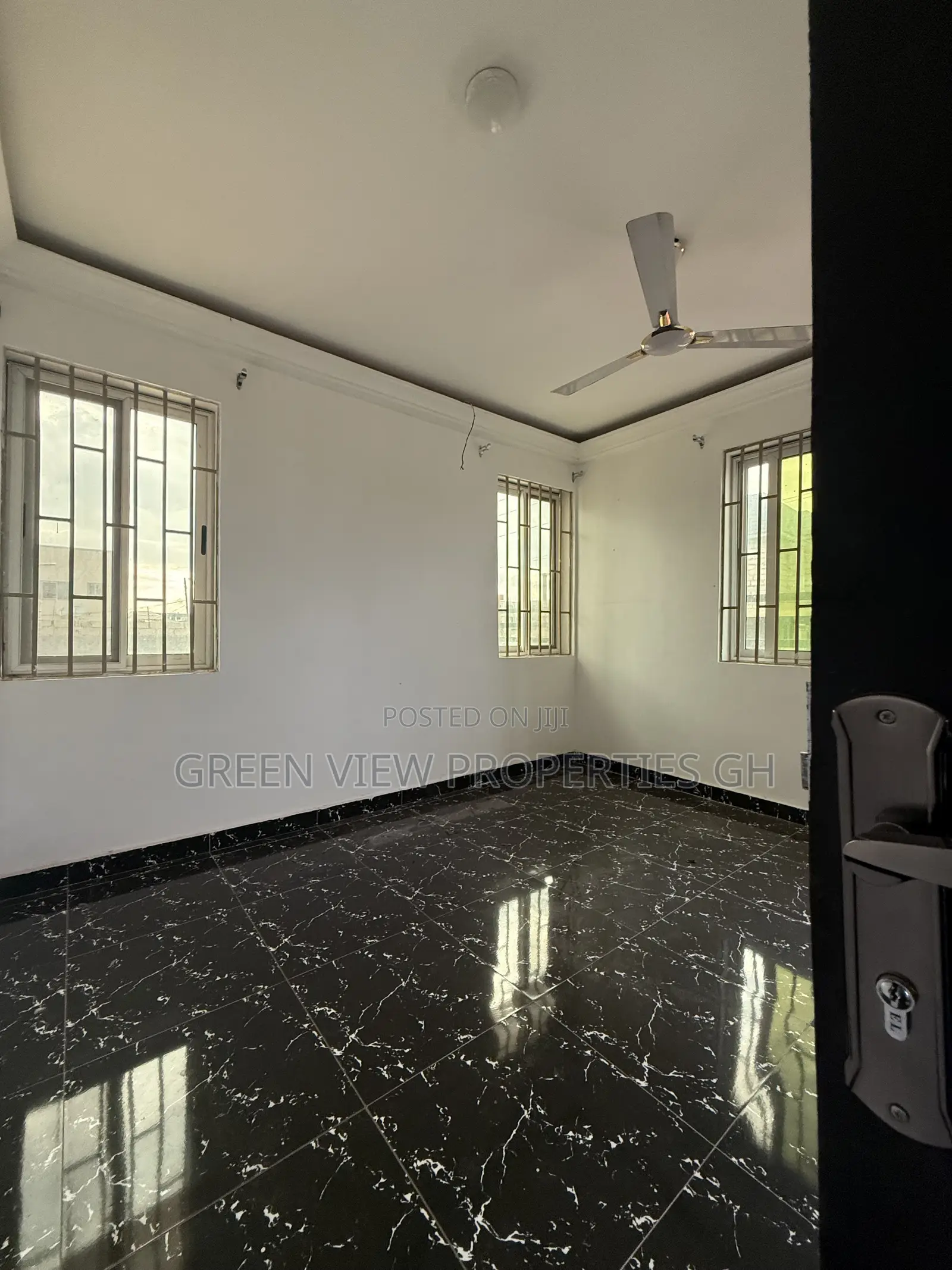 1bdrm Room & Parlour in West Hills Mall Area for rent