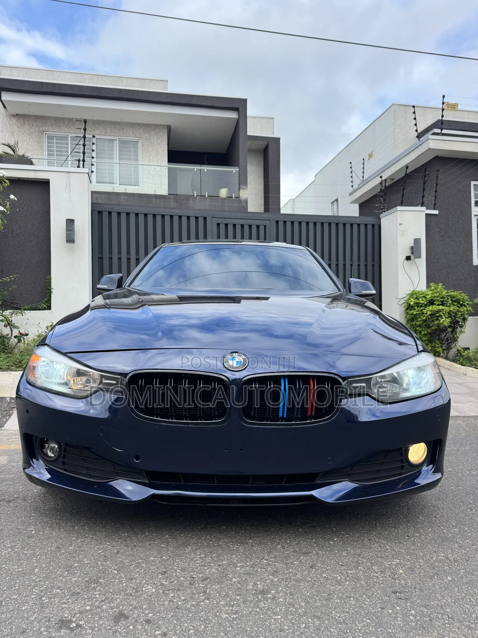 BMW 320i Sedan RWD 2015 Blue