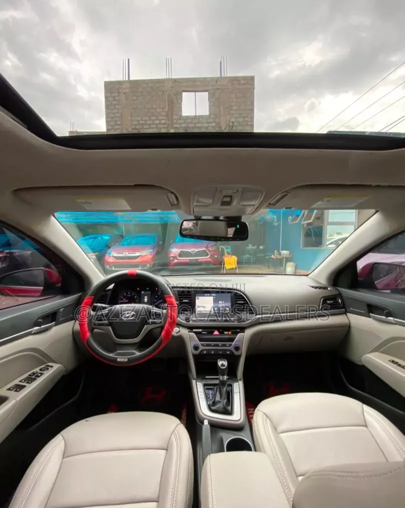 Hyundai Elantra Limited Sedan FWD (2.0L 4cyl 6A) 2017 Red