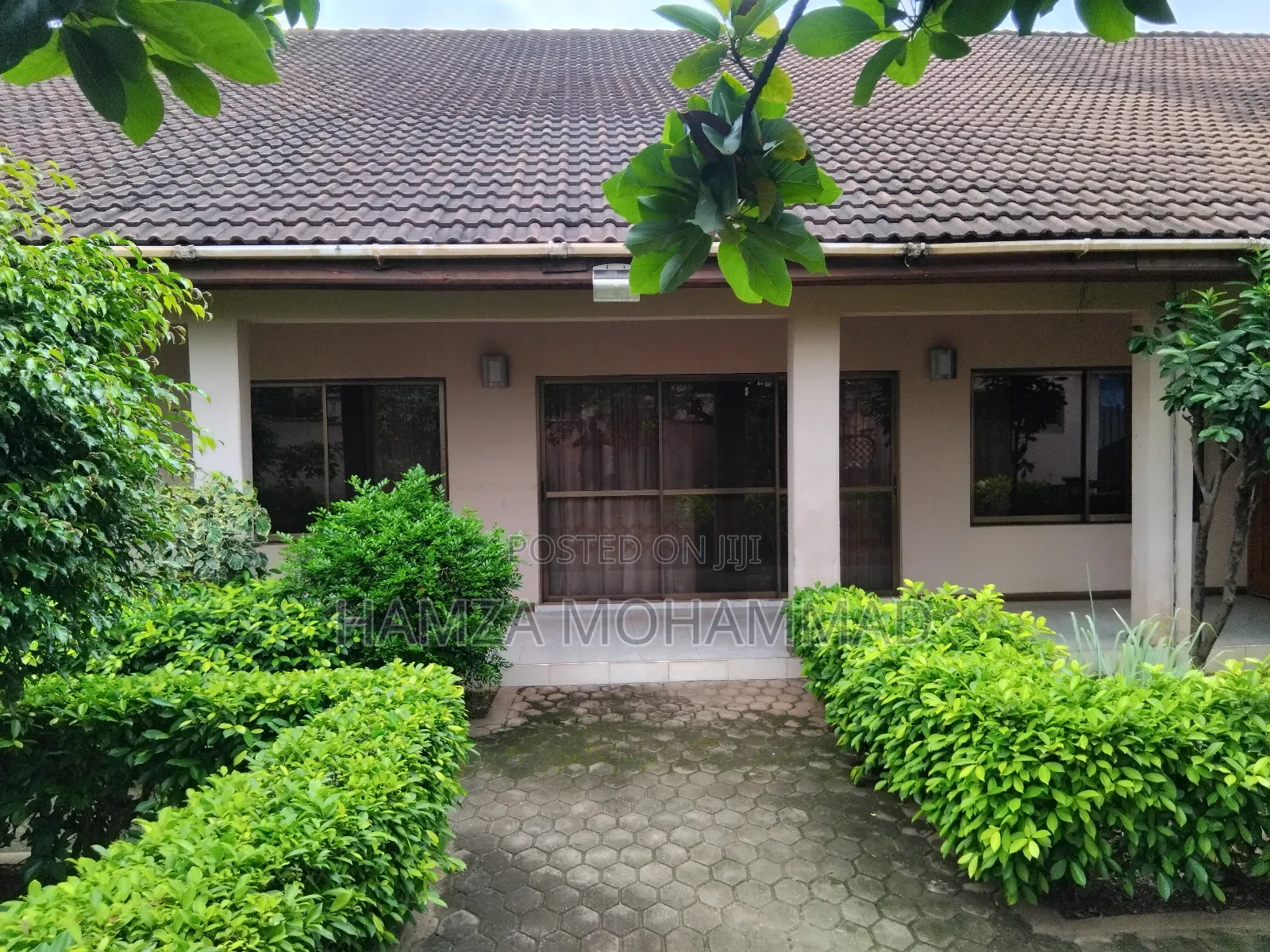 2bdrm Apartment in Hamza Estates, American House for rent