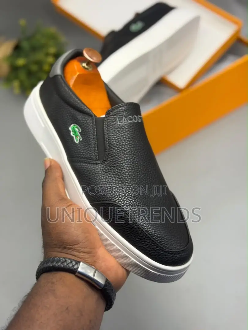 Quality LACOSTE Tatalya Leather Slip-on Sneakers (Black and White)
