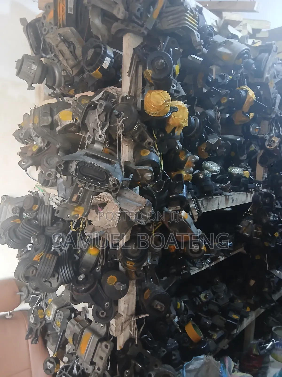 All Cars of Engine Seat Is Available