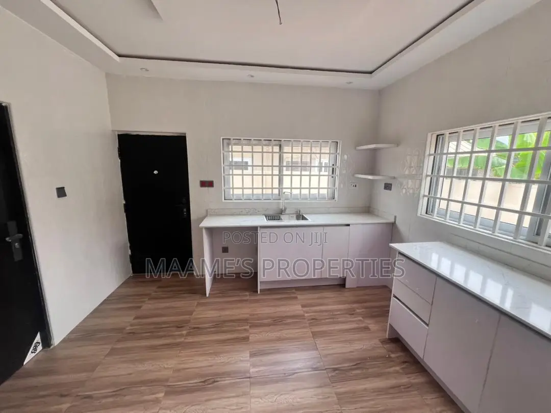 3bdrm House in Amrahia for sale