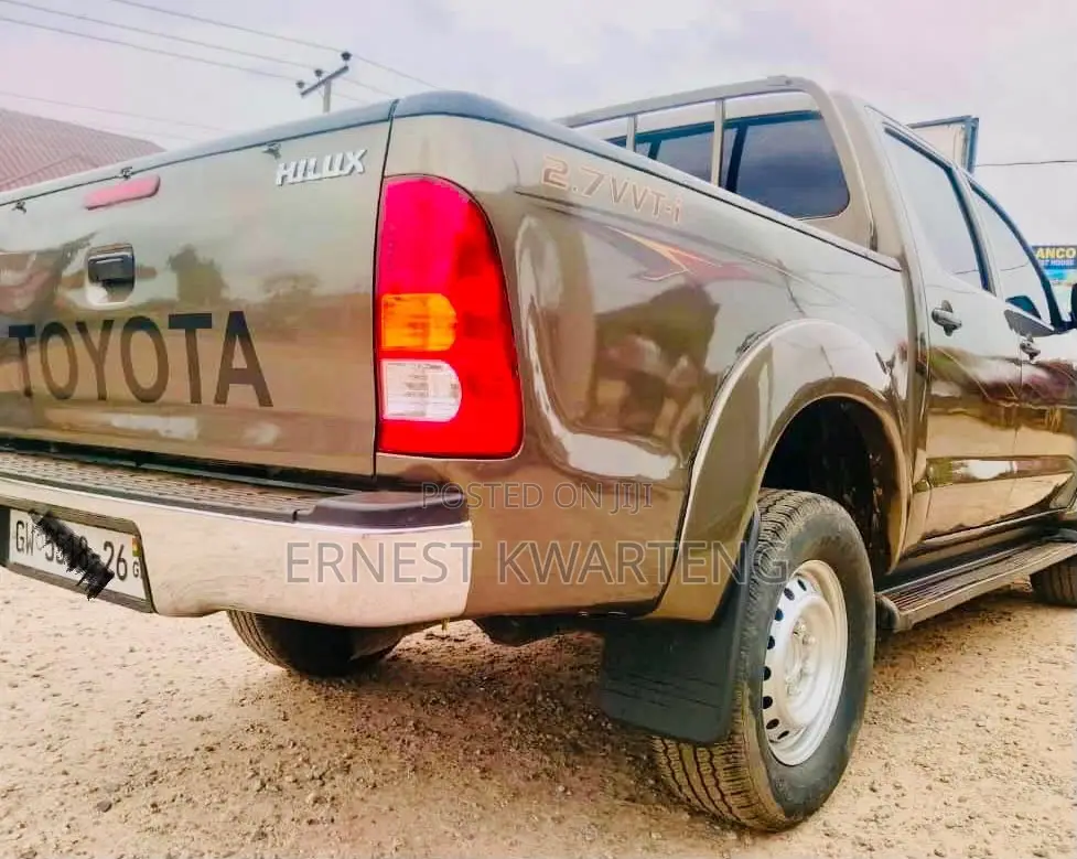 Toyota Hilux 2010 Silver