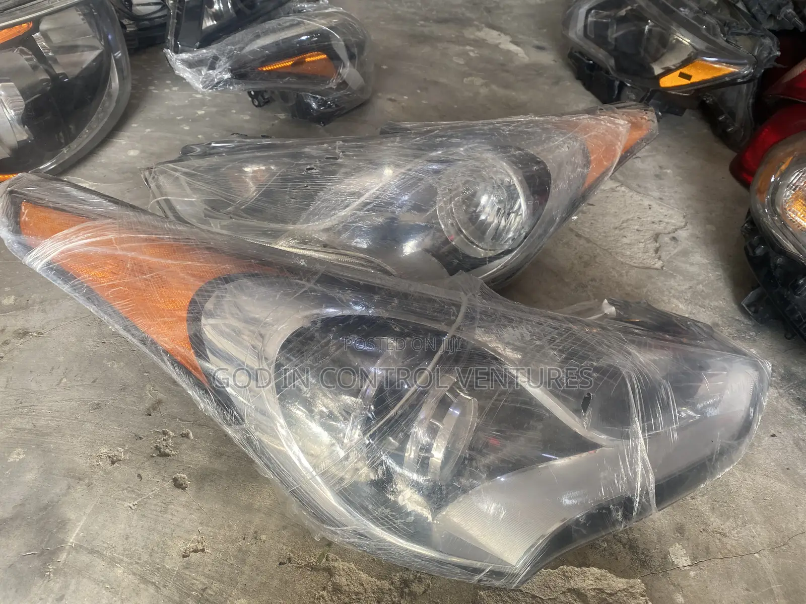 Hyundai Veloster Headlight