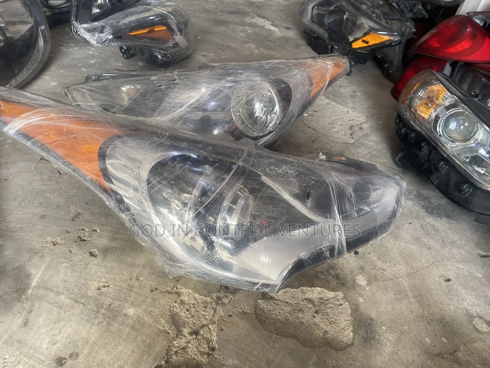 Hyundai Veloster Headlight