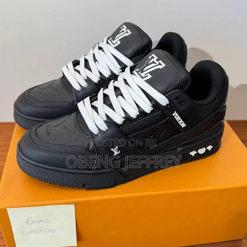Original Louis Vuitton Trainer Black in Varieties