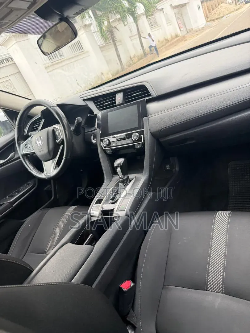 Honda Civic 2018 White