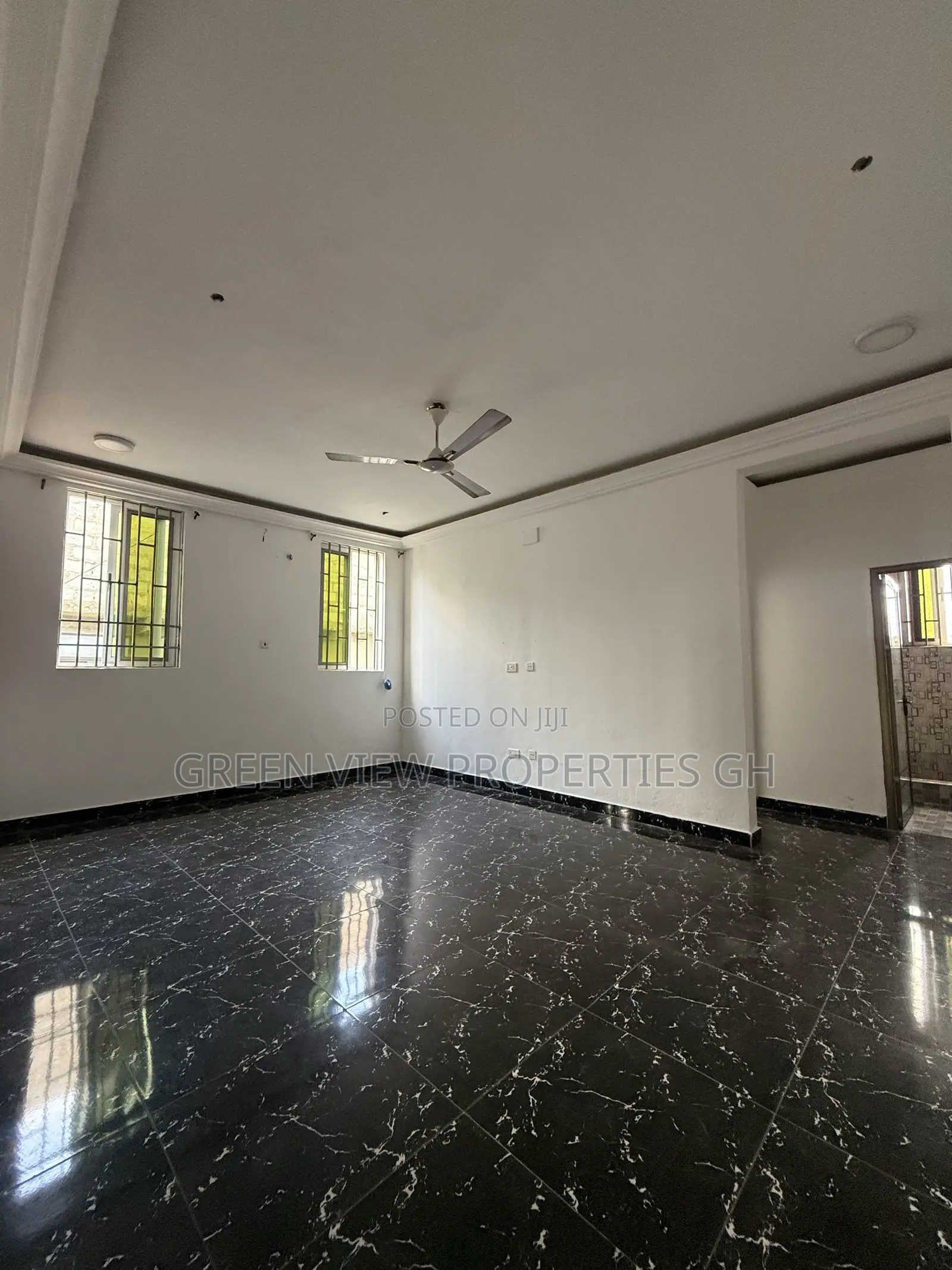 2bdrm Apartment in West Hills Mall Area for rent