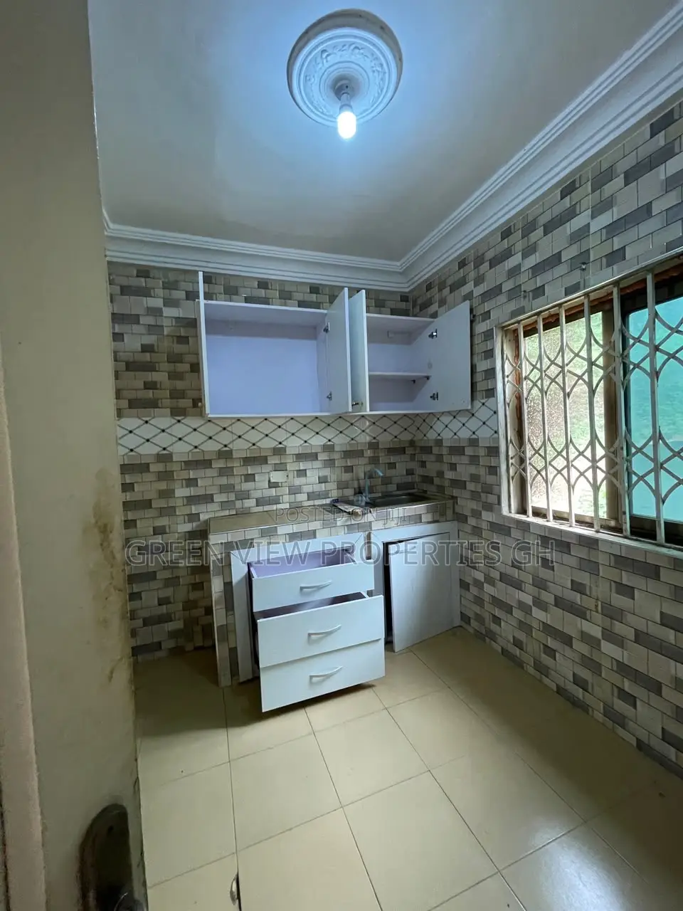 1bdrm Room & Parlour in Anyaa for rent