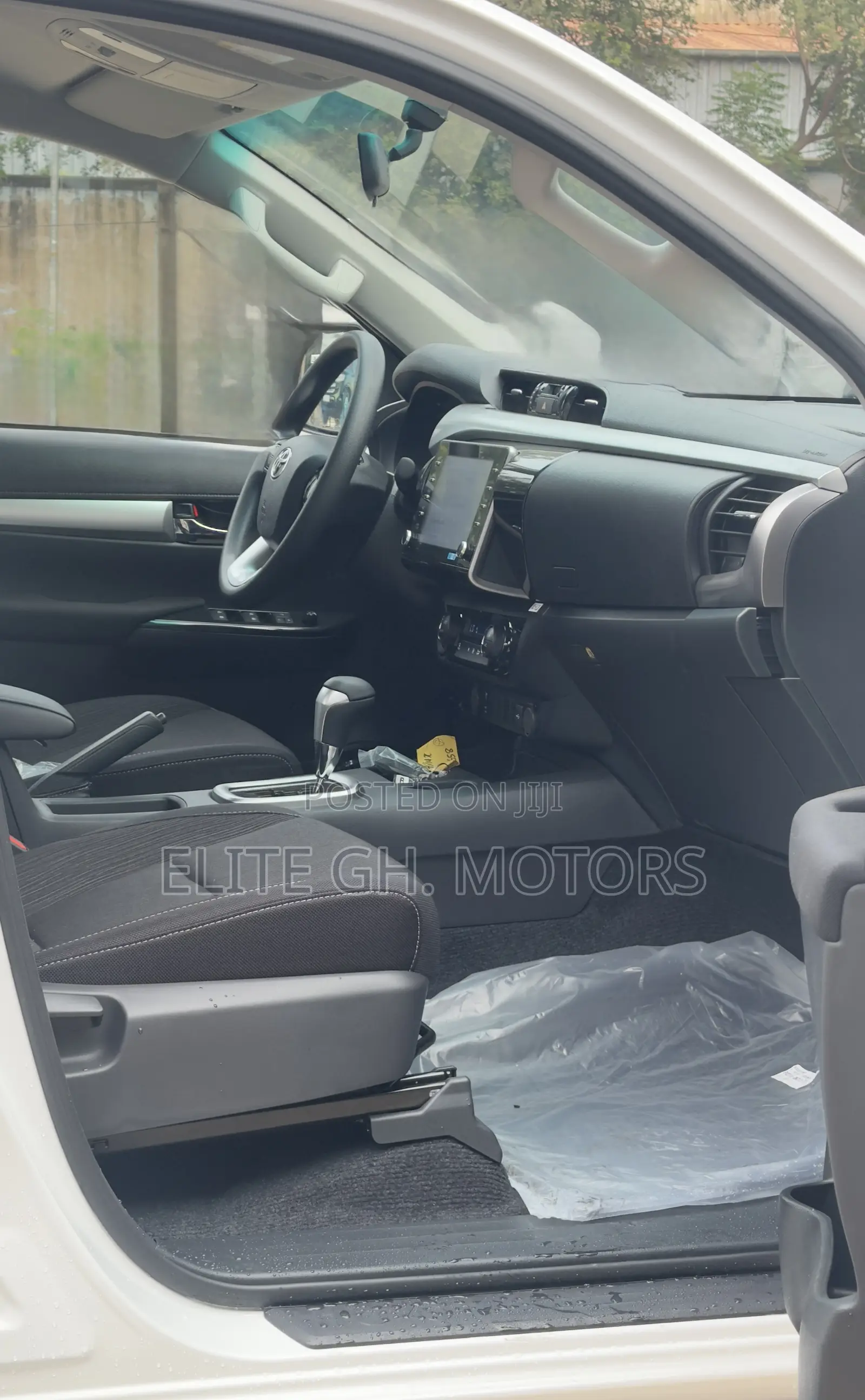 New Toyota Hilux 2025 White