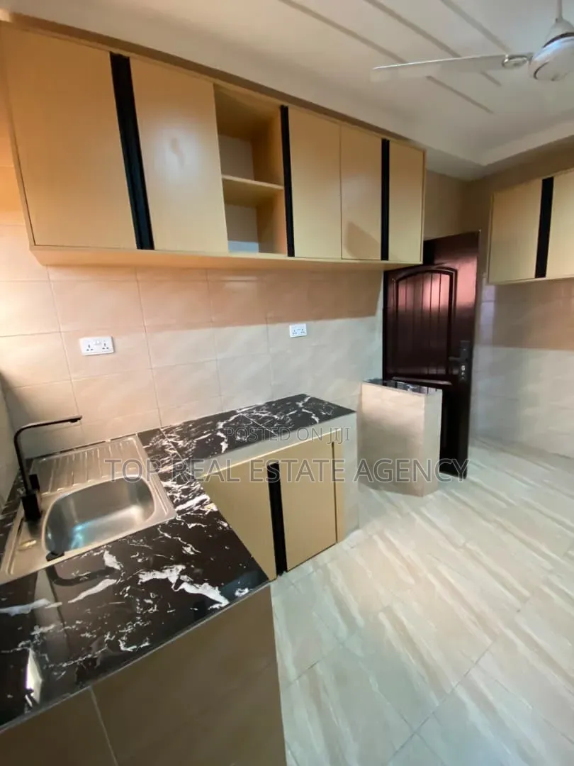 2bdrm Apartment in 150, Ofankor for rent