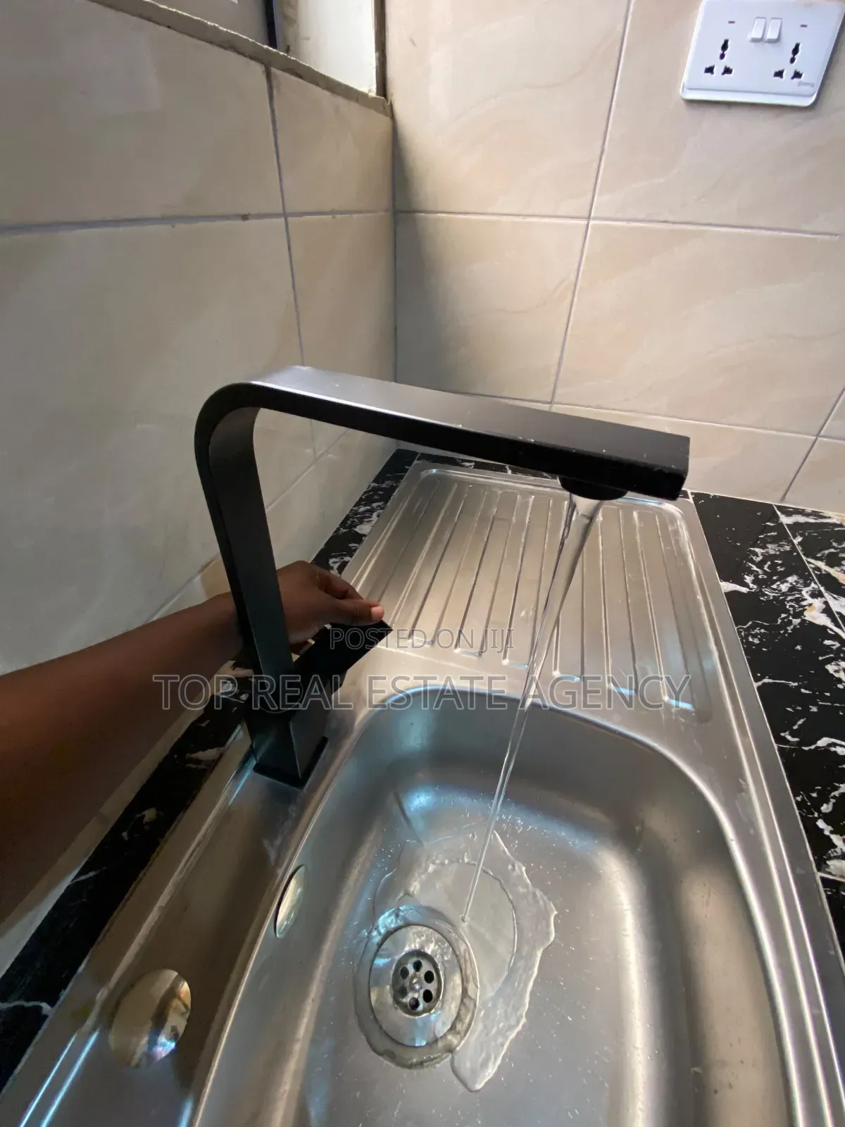 2bdrm Apartment in 150, Ofankor for rent