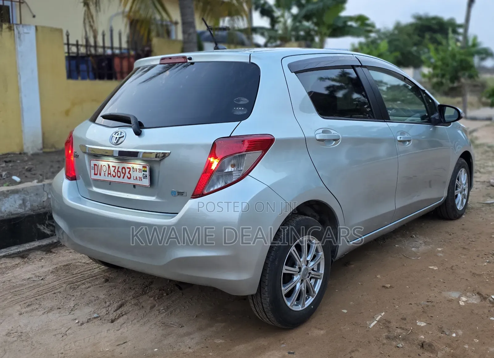 Toyota Vitz 2011 Green