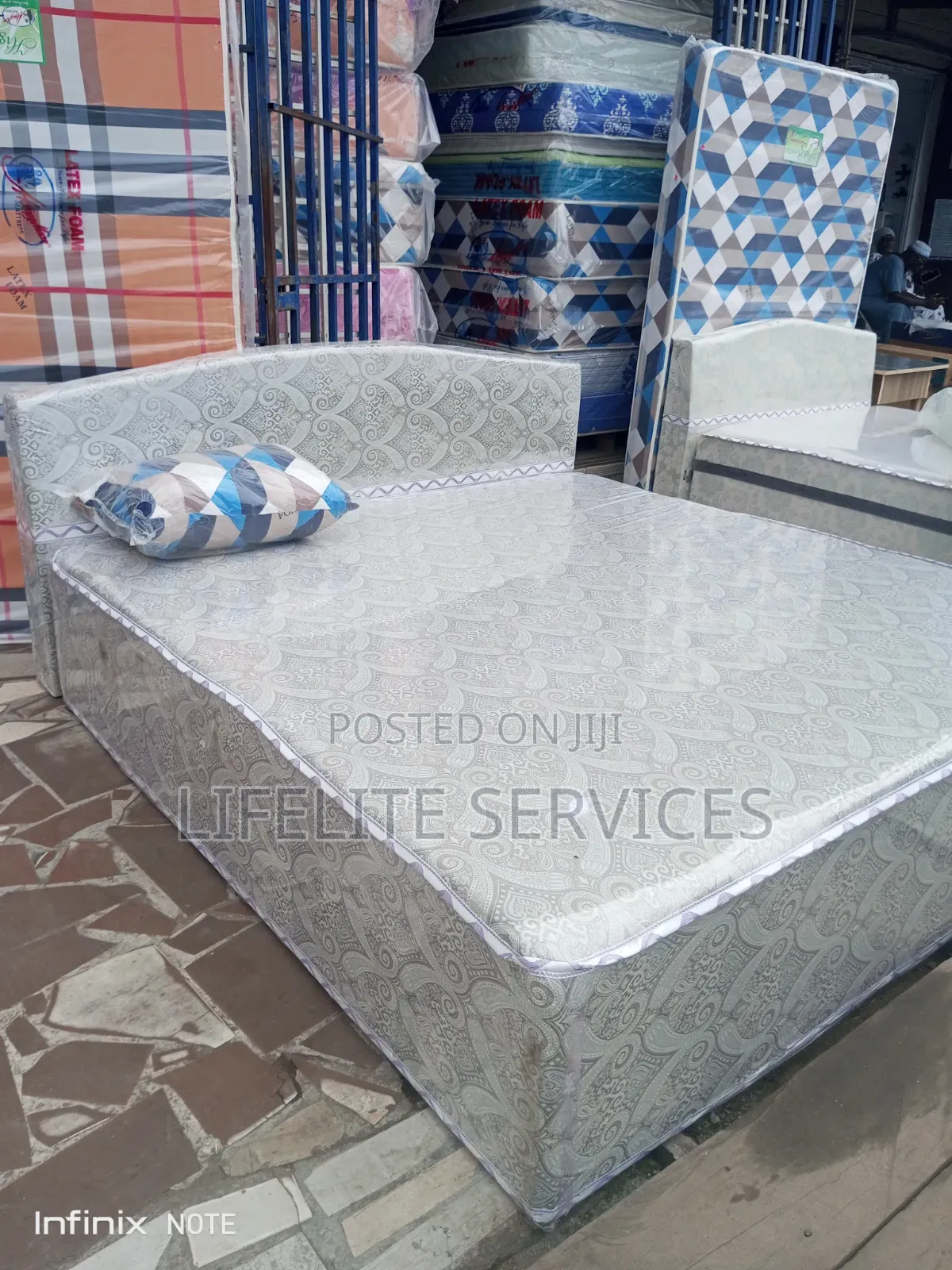 Lovely Queen Size Bed Foam Inbuilt