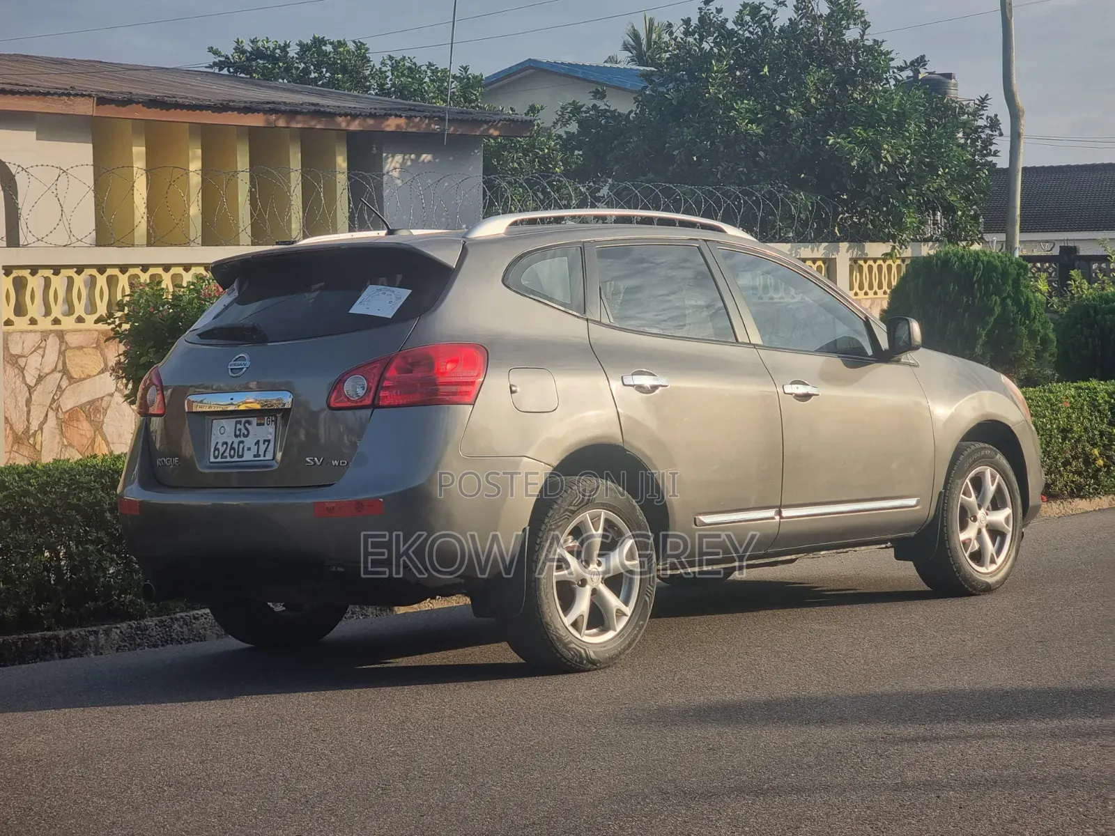 Nissan Rogue SV 2011 Brown