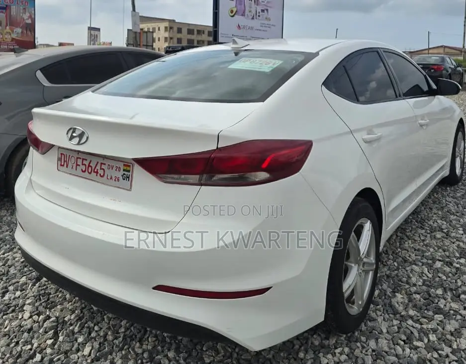 Hyundai Elantra 2018 White