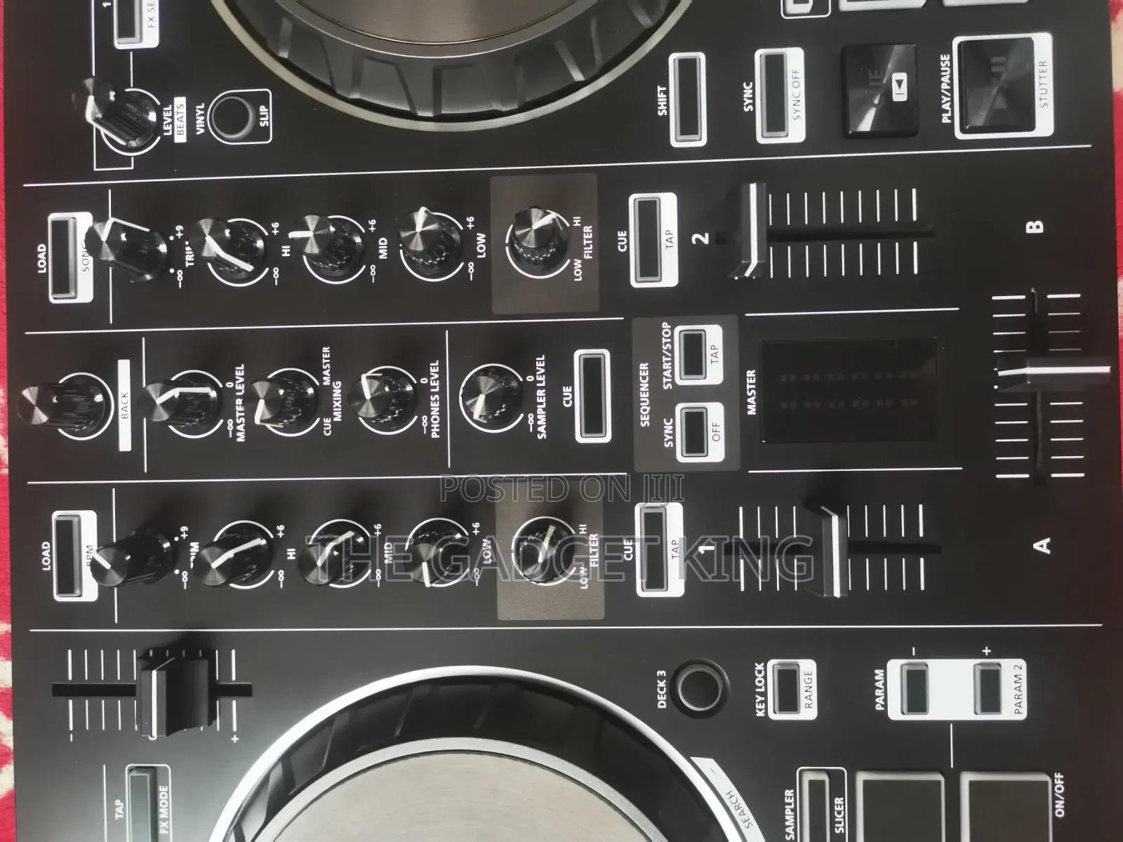 Roland DJ 202 Controller