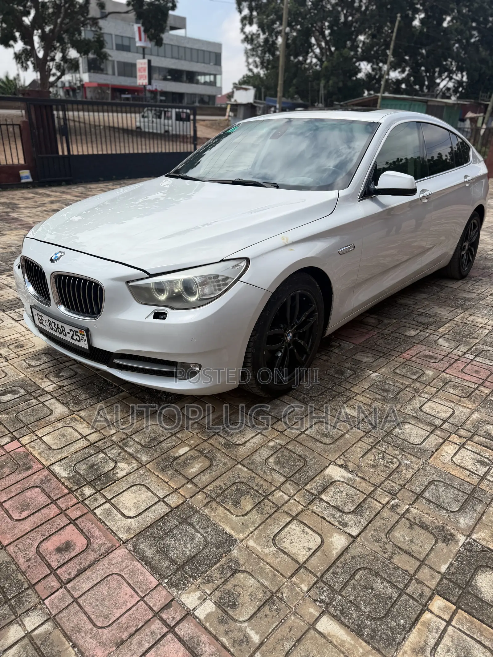 BMW 5 Series 528i 2013 White