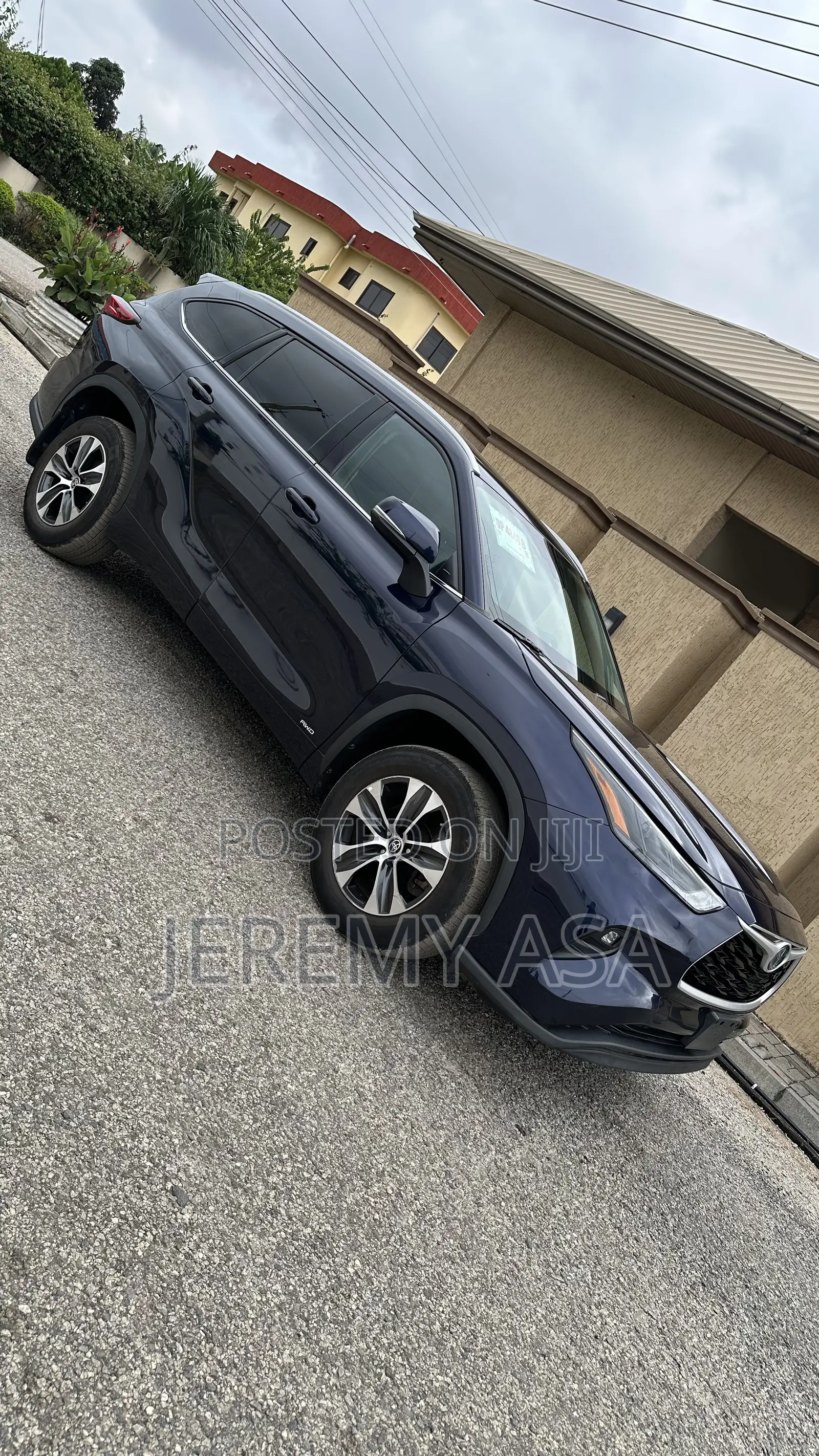 Toyota Highlander XLE 2022 Blue